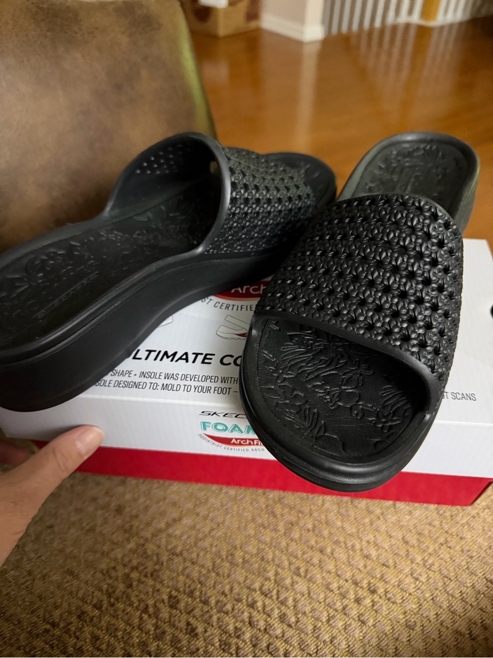 Skechers  women Textured Foam Slide Sandals
